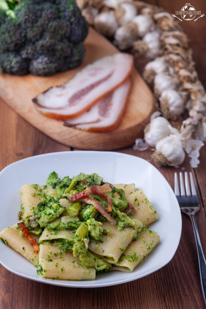 Paccheri con broccolo ramoso calabrese e guanciale